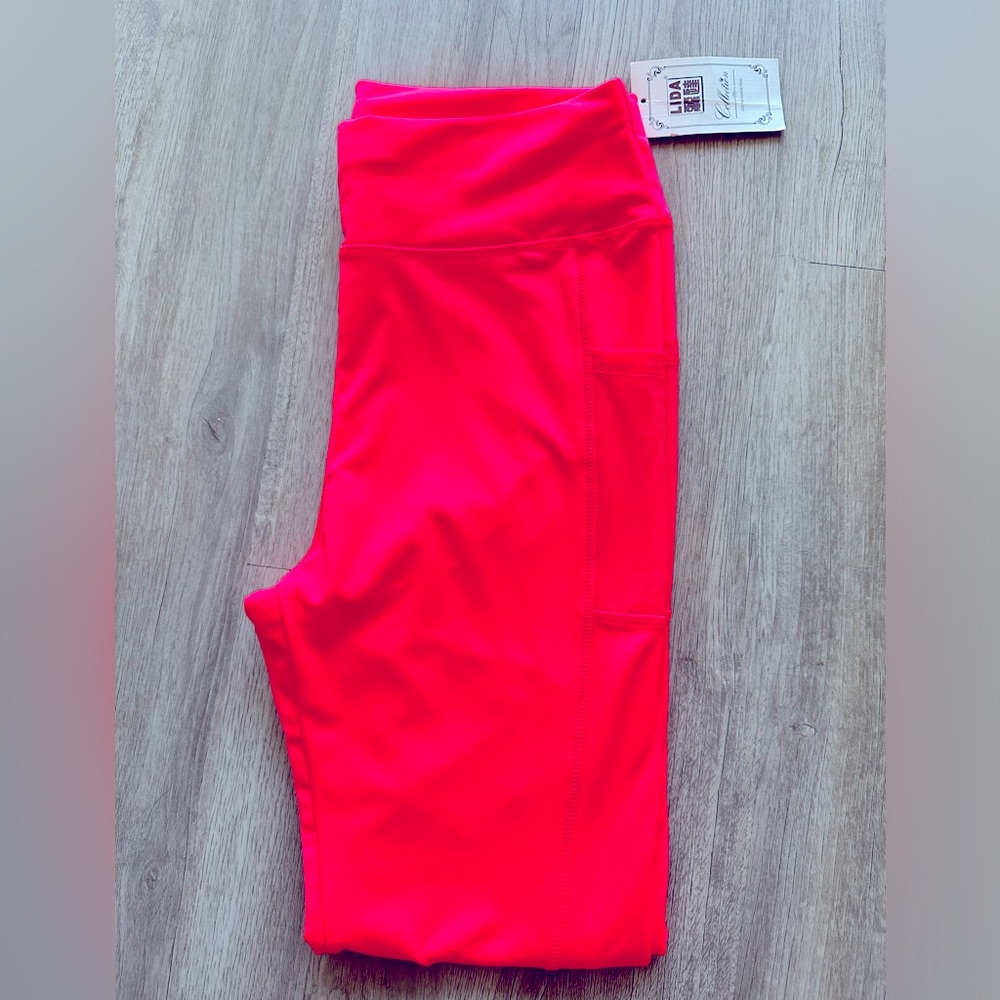 Neon pink leggings w/ pockets